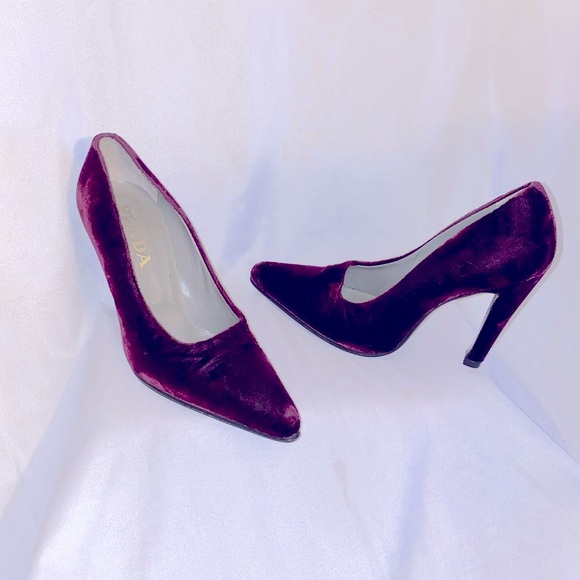 Prada Velvet Pumps - Picture 3 of 12